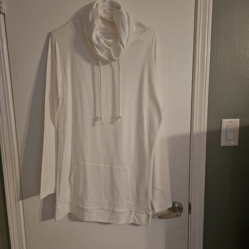 White cowl lauriebelles